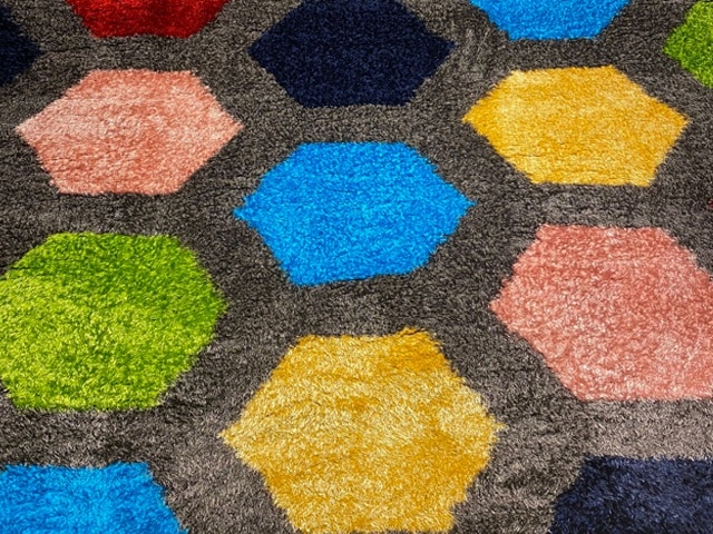25766 moquette mm de luxe 160x230 p565a bleu fonce jaune destockage.jpg 25766 moquette mm de luxe 160x230 p565a bleu fonce jaune destockage.jpg