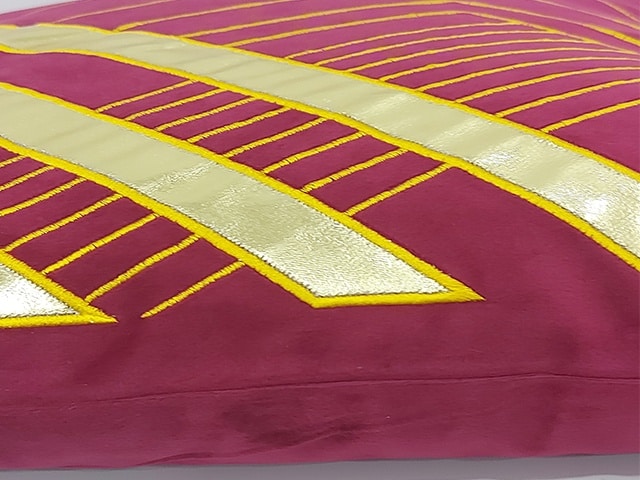 29623 coussin 46x46 rouge bordeaux doree.jpg 29623 coussin 46x46 rouge bordeaux doree.jpg